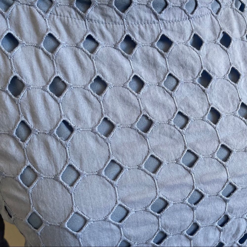 The Limited Outback Red Blue Eyelet Front Top - Picture 2 of 10
